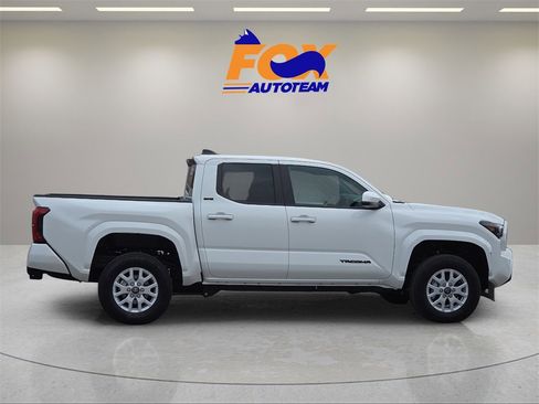 New 2026 Toyota Tacoma SR5 image 5