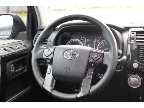 Used 2022 Toyota 4Runner TRD Off-Road Premium w/ Moonroof Package AWD/4WD image 28