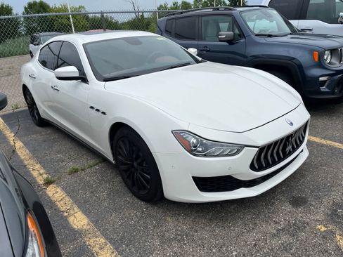 Used 2018 Maserati Ghibli S Q4 AWD/4WD image 19