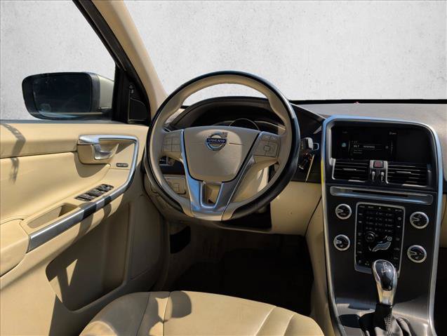 Used 2015 Volvo XC60 T6 w/ Proximity Package FWD image 24
