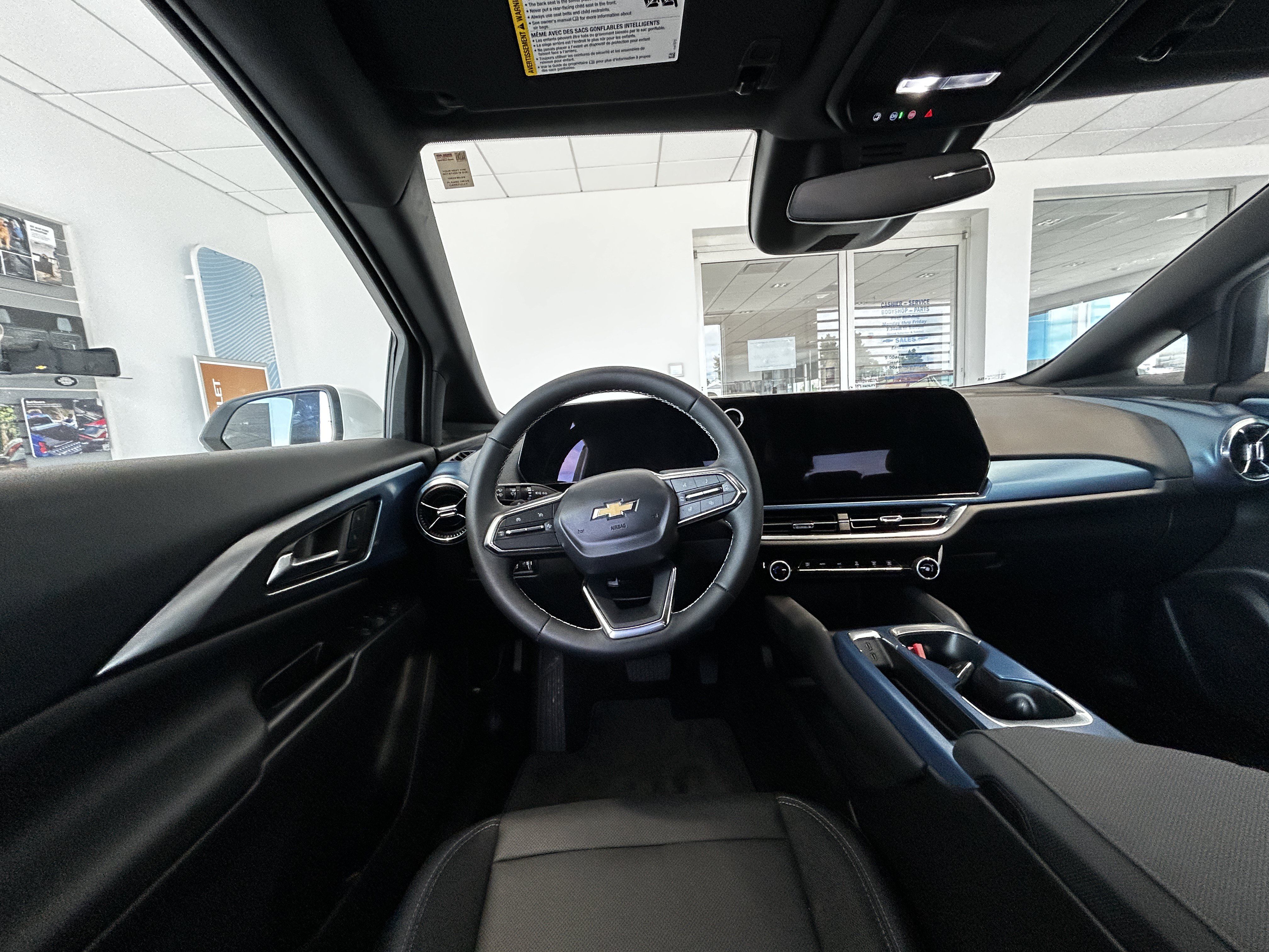Used 2025 Chevrolet Equinox EV LT w/ Convenience Package FWD image 3