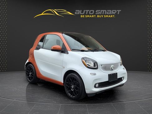 Used 2016 smart fortwo passion RWD image 7