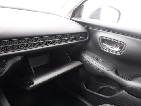 Used 2023 Honda HR-V LX image 23