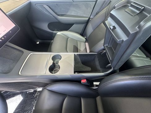 Used 2023 Tesla Model Y Long Range image 36