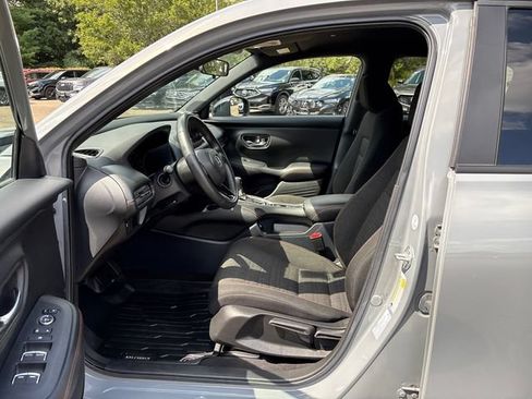 Used 2023 Honda HR-V Sport image 11
