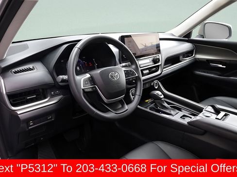 Certified 2025 Toyota Grand Highlander AWD image 30