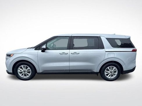 Used 2022 Kia Carnival LX FWD image 2