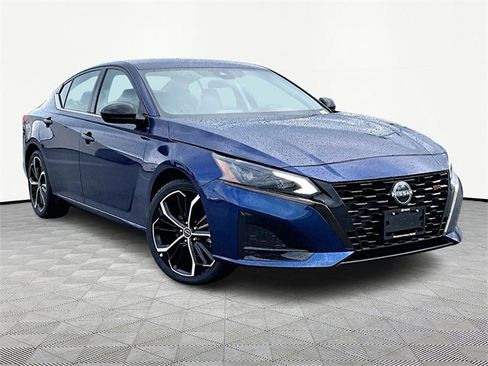 Used 2024 Nissan Altima 2.5 SR image 1