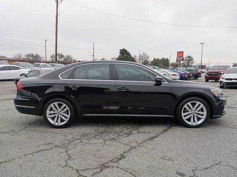 Used 2018 Volkswagen Passat 2.0T SE image 4