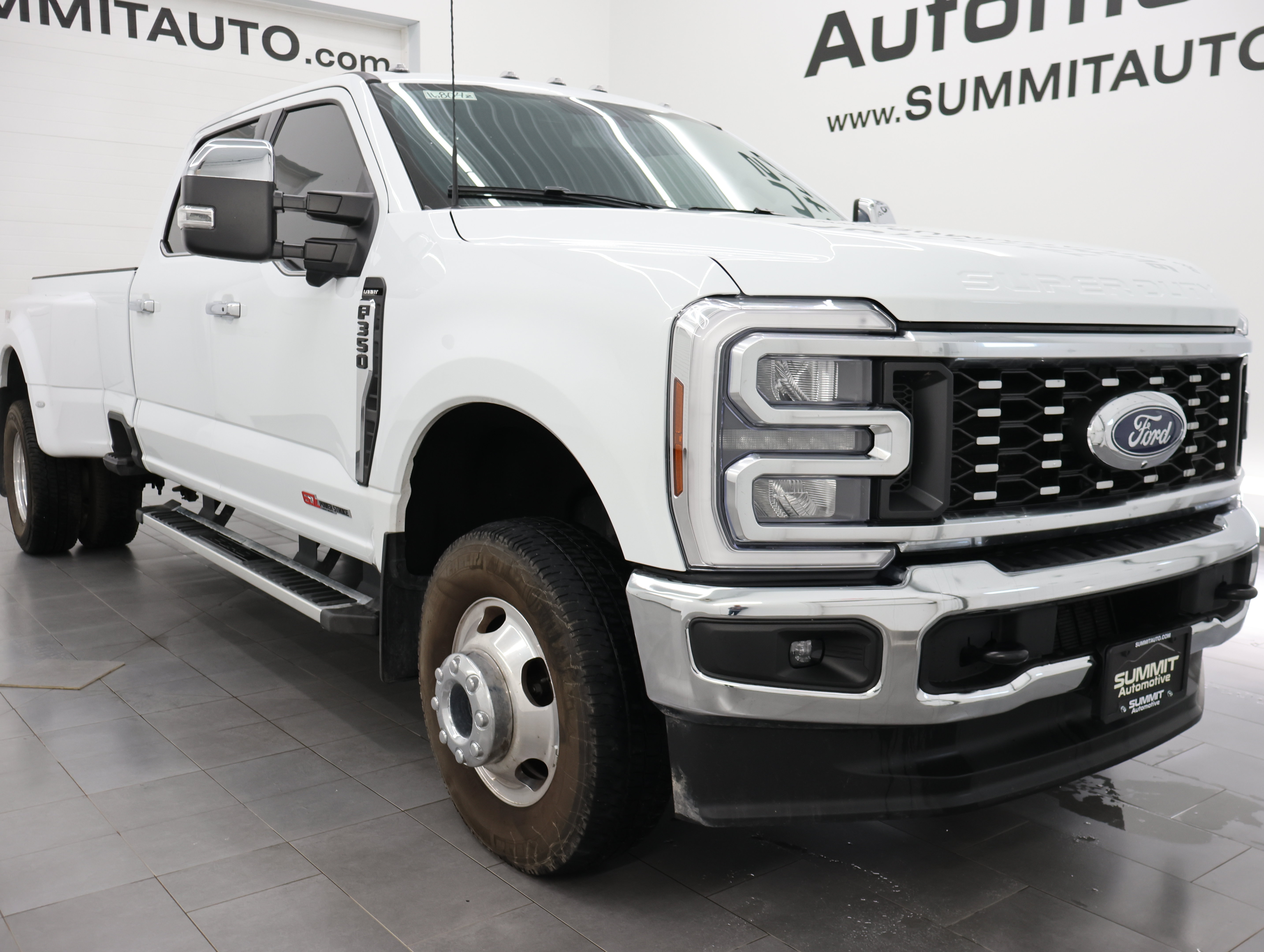 Used 2025 Ford F350 Lariat w/ Chrome Package AWD/4WD image 2