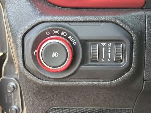 Used 2021 Jeep Wrangler Rubicon AWD/4WD image 29