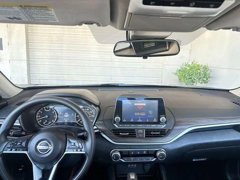 Used 2024 Nissan Altima 2.5 SV image 33