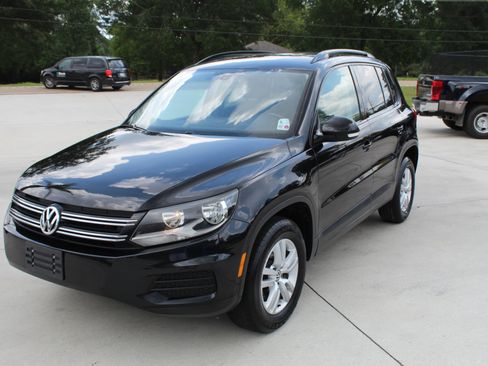 Used 2016 Volkswagen Tiguan S image 26