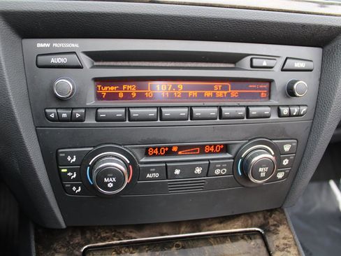 Used 2008 BMW 328i Convertible image 25