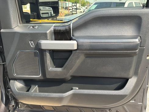Used 2019 Ford F450 Platinum w/ Platinum Ultimate Package AWD/4WD image 17
