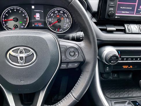 Certified 2022 Toyota RAV4 XLE Premium FWD image 25