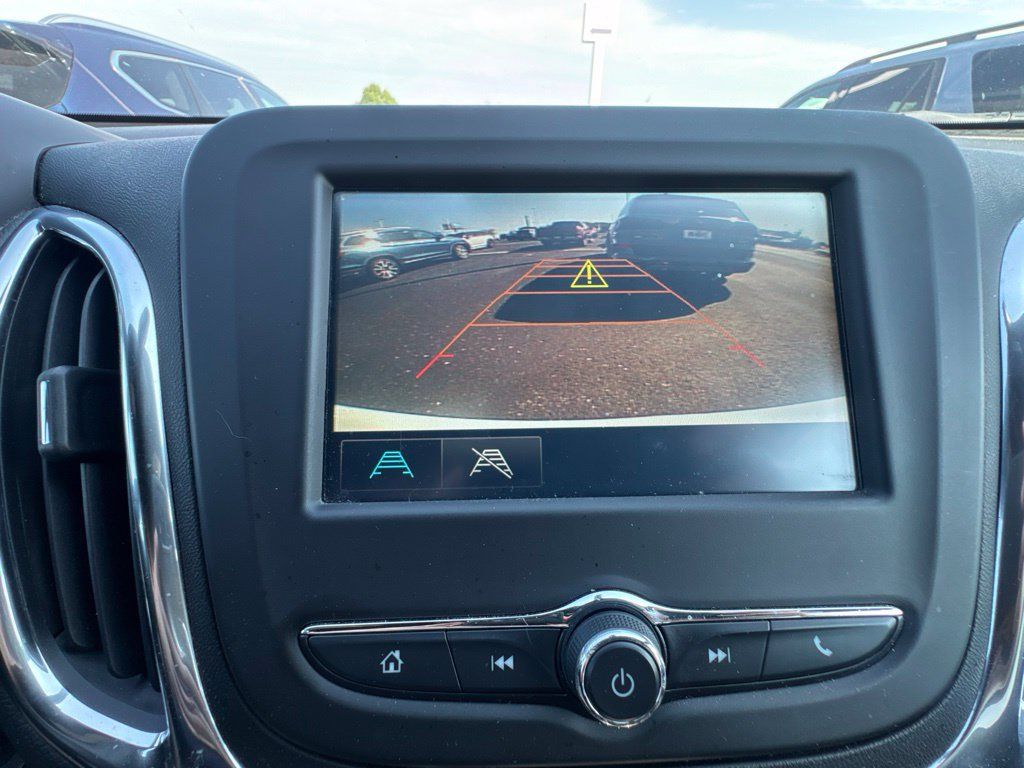 Used 2018 Chevrolet Equinox LT FWD image 18