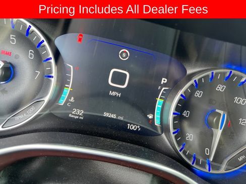 Used 2020 Chrysler Pacifica Limited FWD image 4