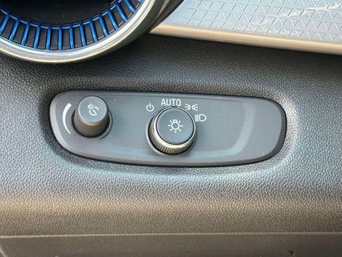Used 2024 Chevrolet Trax LT w/ Driver Confidence Package FWD image 18