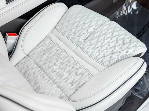 Used 2023 Lincoln Navigator L Black Label image 32