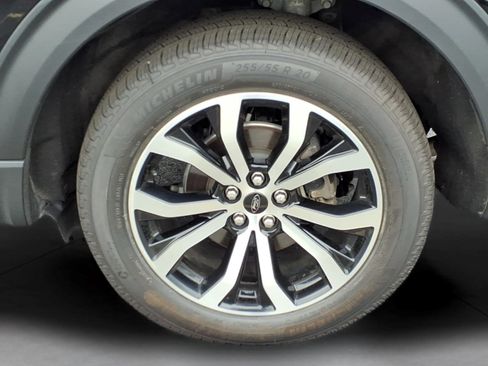 Used 2023 Ford Explorer ST AWD/4WD image 7