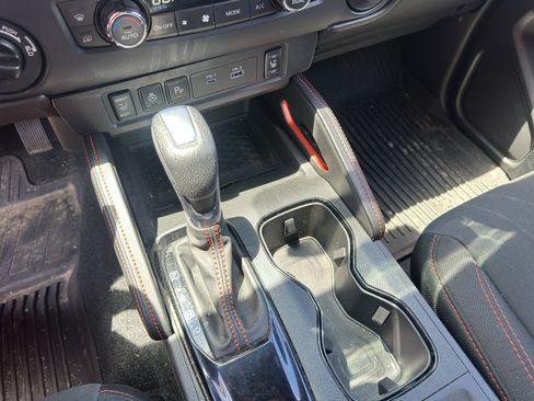Used 2022 Nissan Frontier PRO-4X AWD/4WD image 28