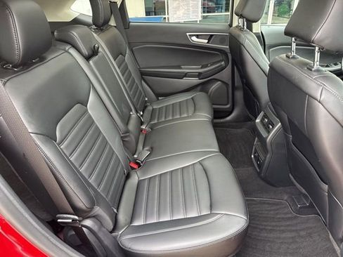 Used 2024 Ford Edge SEL w/ Convenience Package image 11