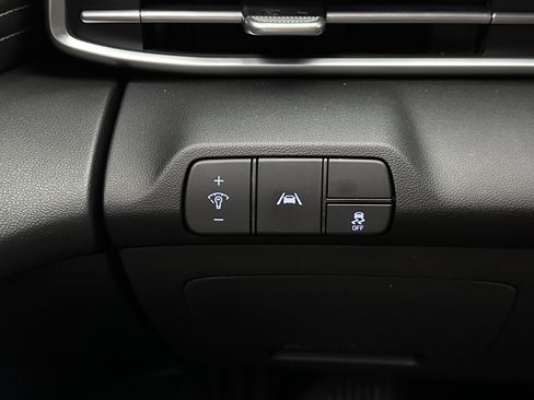 Used 2022 Hyundai Elantra SEL w/ Convenience Package FWD image 19