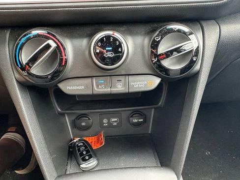Used 2020 Hyundai Kona SEL AWD/4WD image 24