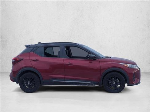 Used 2021 Nissan Kicks SR w/ SR Premium Package image 4