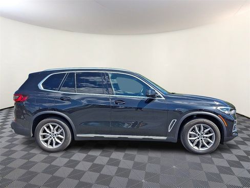 Used 2022 BMW X5 xDrive40i w/ Premium Package image 10