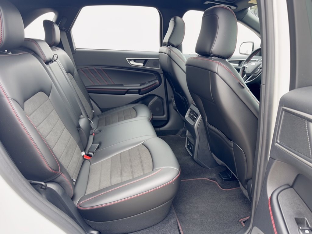 Used 2021 Ford Edge ST-Line FWD image 29