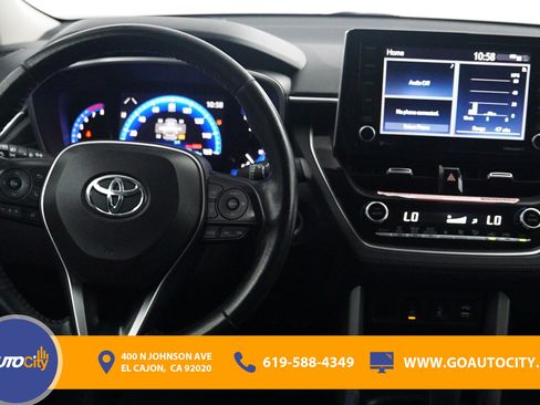 Used 2022 Toyota Corolla Cross XLE FWD image 5