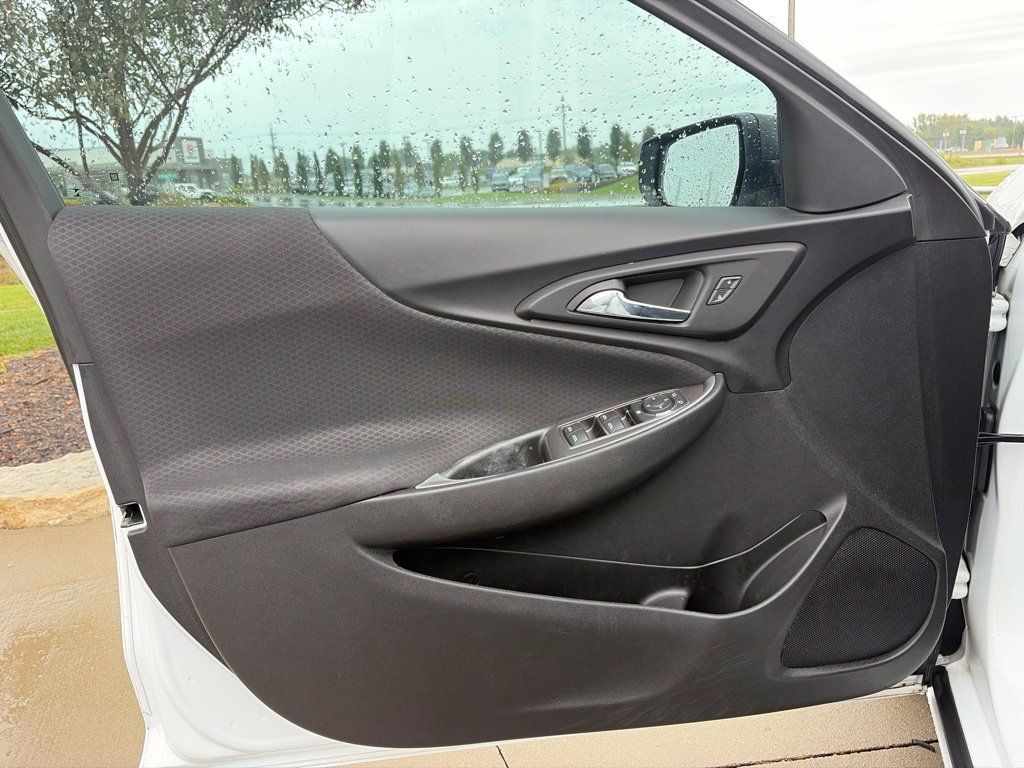 Used 2017 Chevrolet Malibu LS FWD image 36