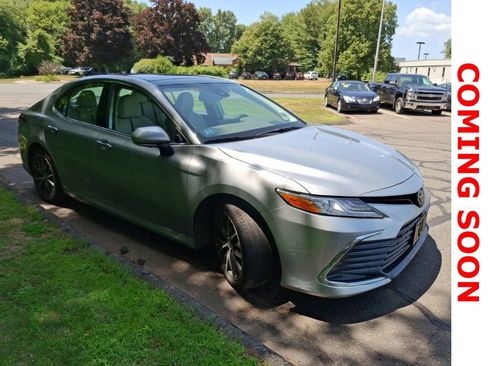 Used 2023 Toyota Camry XLE w/ Navigation Package AWD/4WD image 3