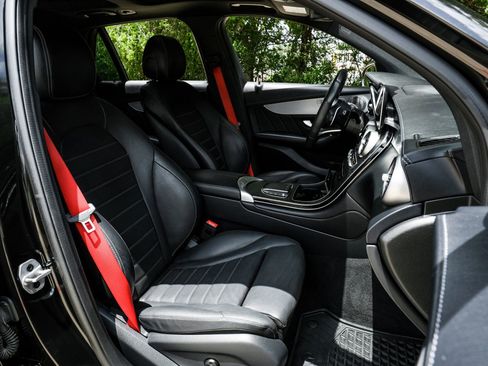 Used 2021 Mercedes-Benz GLC 43 AMG 4MATIC image 29