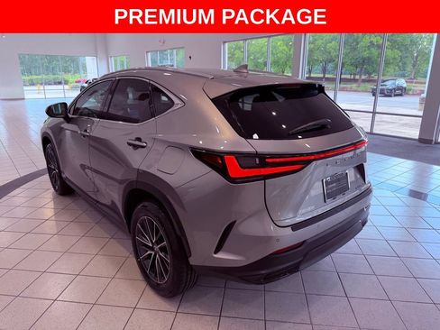 Used 2025 Lexus NX 250 FWD w/ Premium Package image 5