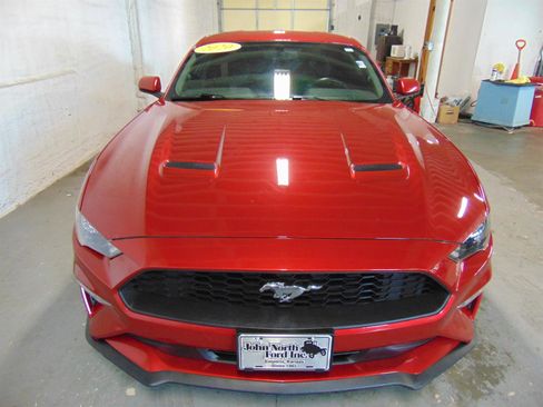 Used 2020 Ford Mustang Coupe image 3