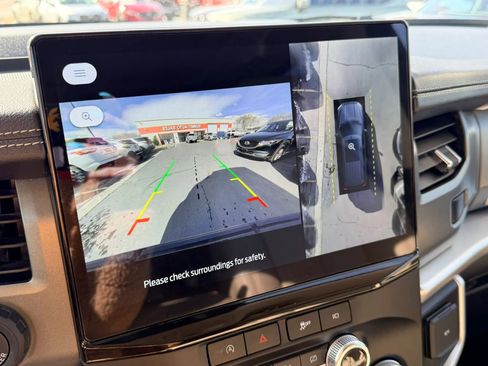 Used 2023 Ford Expedition XLT image 23