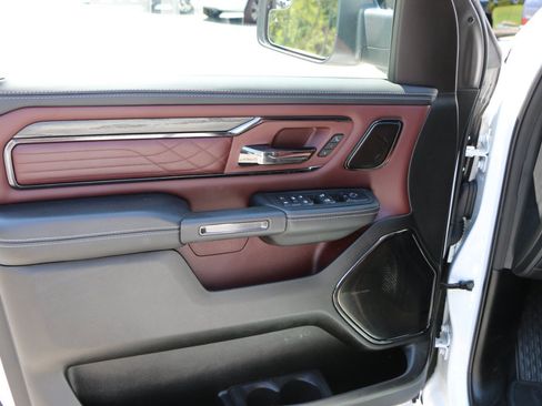 Used 2025 RAM 1500 Limited AWD/4WD image 18