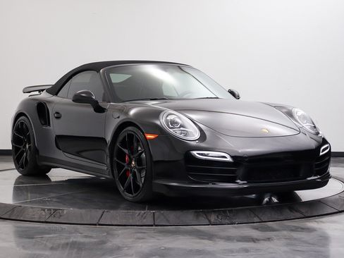Used 2014 Porsche 911 4 Cabriolet AWD/4WD image 3