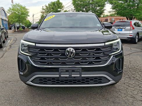 Used 2024 Volkswagen Atlas Cross Sport SE AWD/4WD image 2