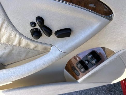 Used 2009 Mercedes-Benz CLK 350 Cabriolet image 12