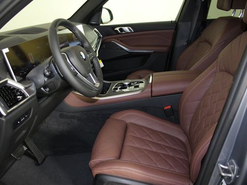 New 2026 BMW X5 xDrive40i w/ Climate Comfort Package image 5