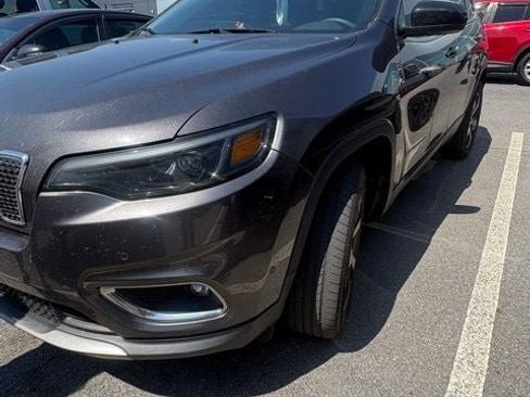 Used 2022 Jeep Cherokee Limited image 3