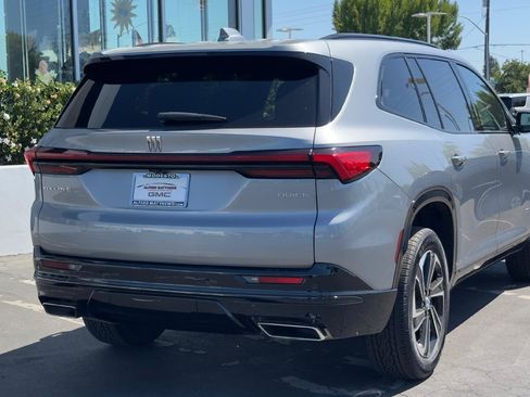 Used 2025 Buick Enclave Sport Touring FWD image 5