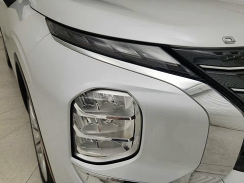 Used 2023 Mitsubishi Outlander ES FWD image 27