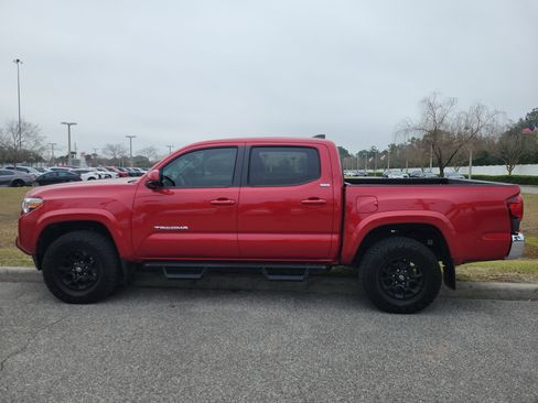 Used 2021 Toyota Tacoma SR5 image 24