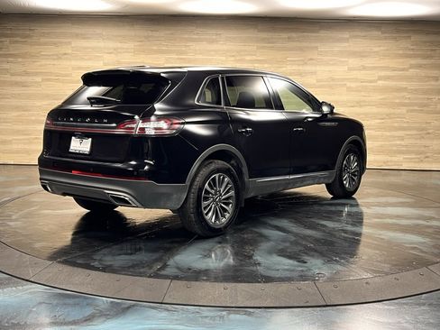 Used 2023 Lincoln Nautilus Standard w/ Premium Package image 10