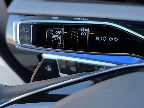 New 2026 Cadillac Optiq Luxury 2 image 18